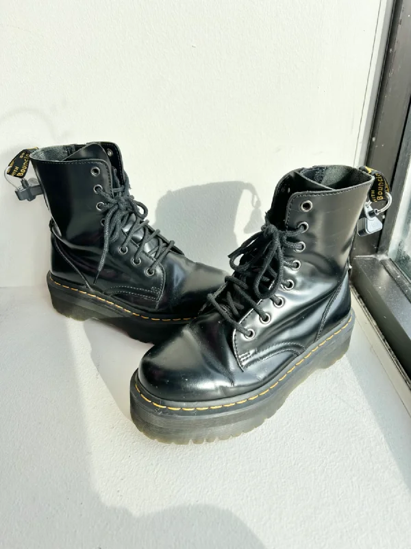 Dr Martens Boots Womens 6